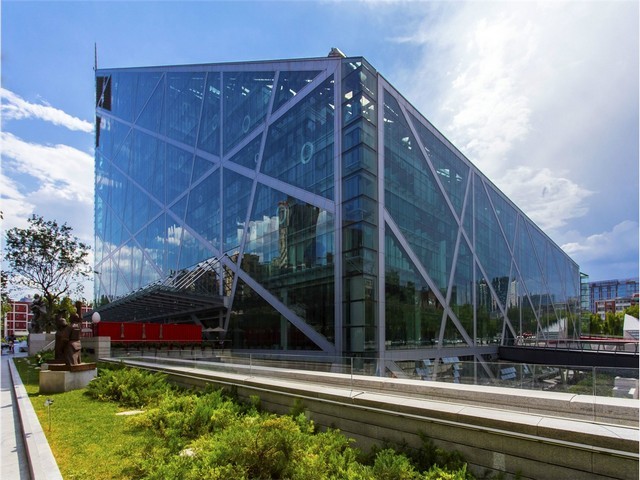 夹胶弯钢玻璃价格